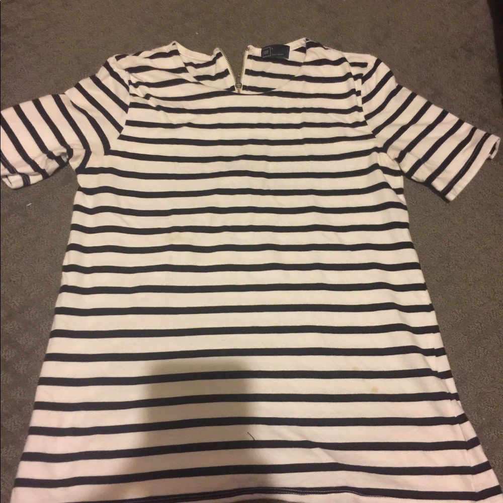 Gap shirts bundle XS and small size